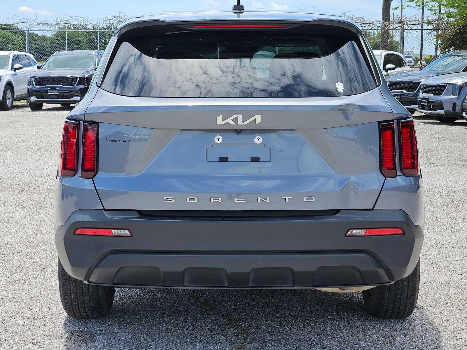 Thumbnail: 2022 Kia Sorento - 4