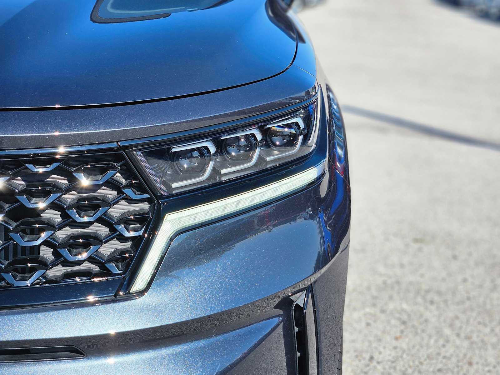 Thumbnail: 2023 Kia Sorento - 10