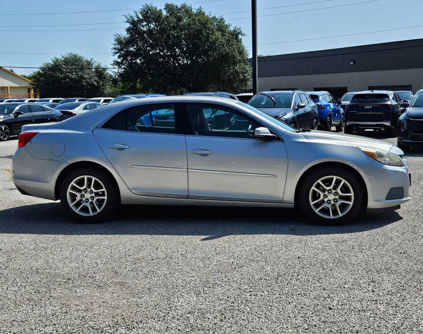 Thumbnail: 2016 Chevrolet Malibu - 6