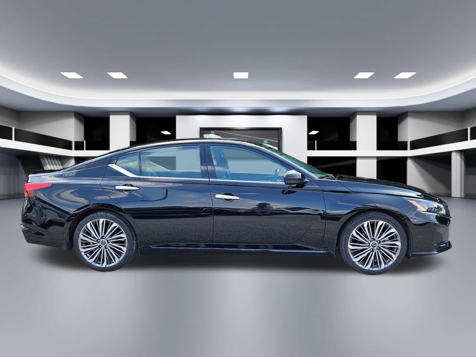 Thumbnail: 2024 Nissan Altima - 7