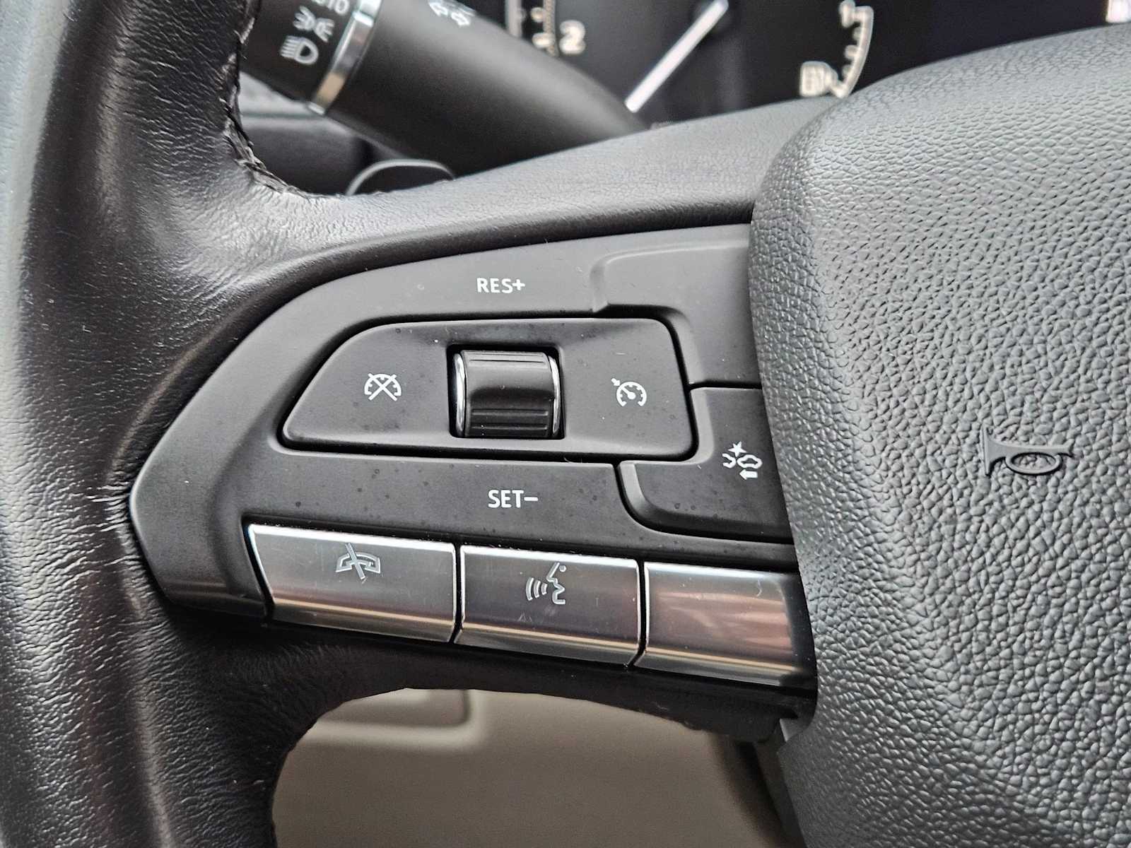 Thumbnail: 2023 Cadillac XT4 - 25