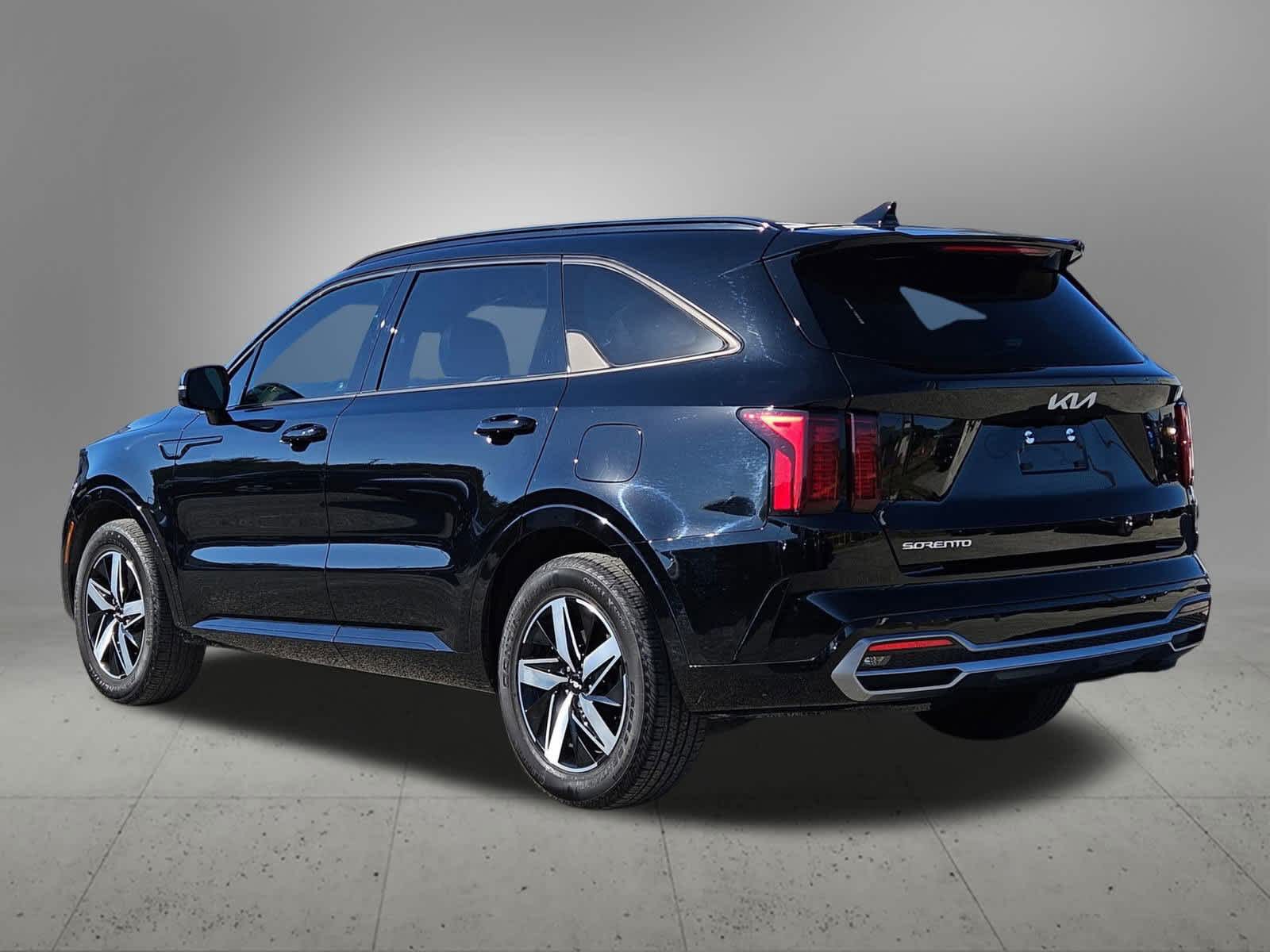 2023 Kia Sorento S photo 3
