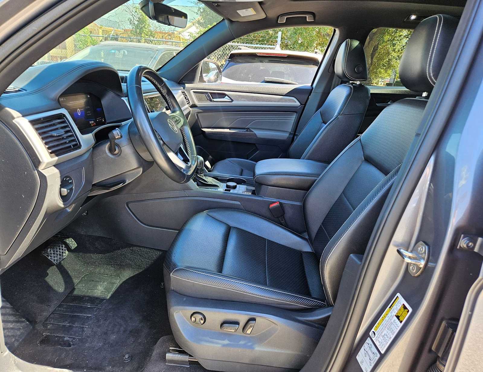 Thumbnail: 2022 Volkswagen Atlas - 17