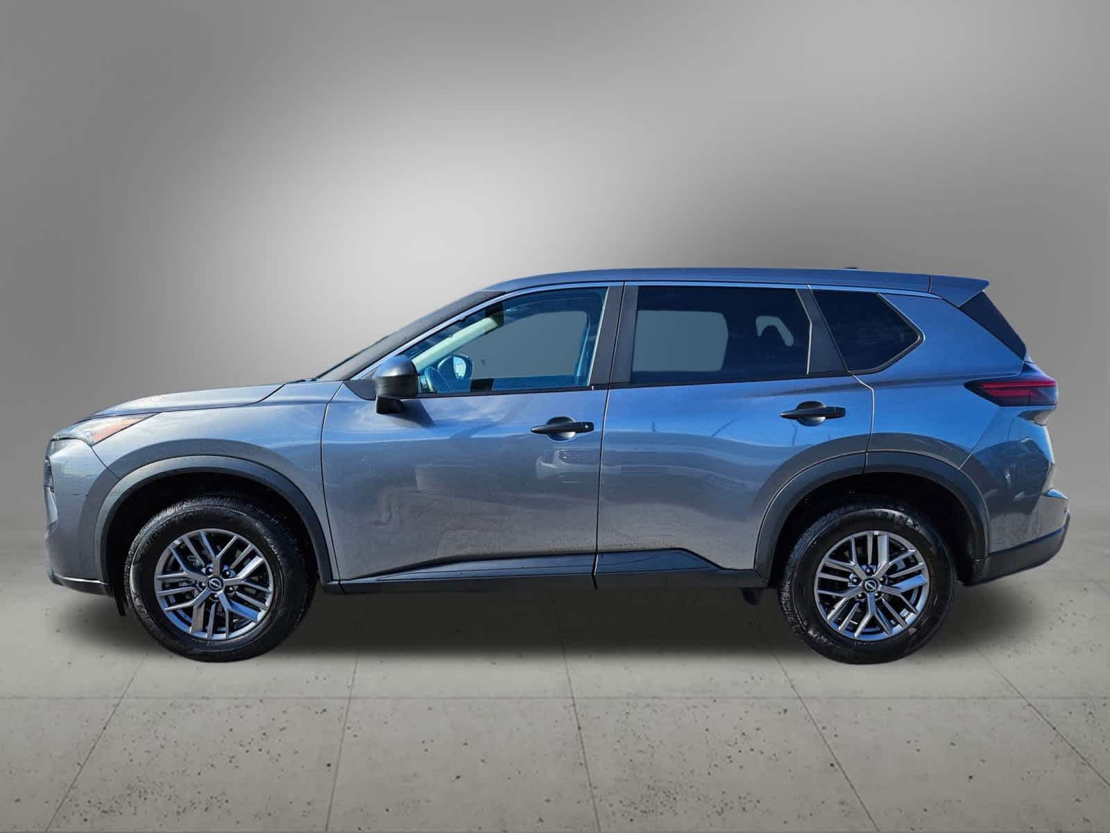 2024 Nissan Rogue S photo 2