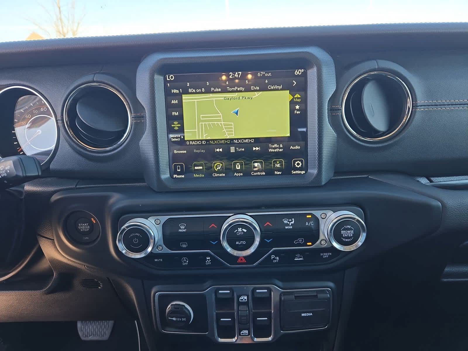 Thumbnail: 2023 Jeep Gladiator - 24