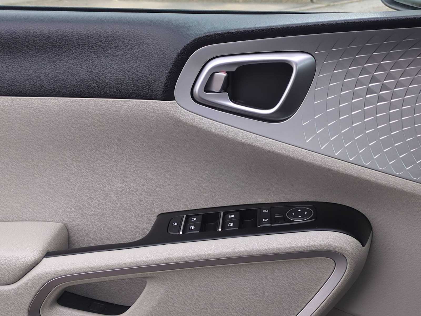 Thumbnail: 2023 Kia Soul - 21