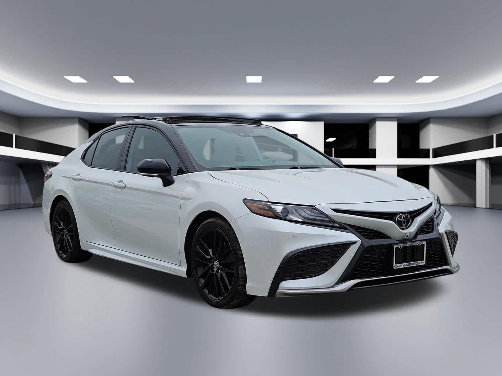 Thumbnail: 2022 Toyota Camry - 8
