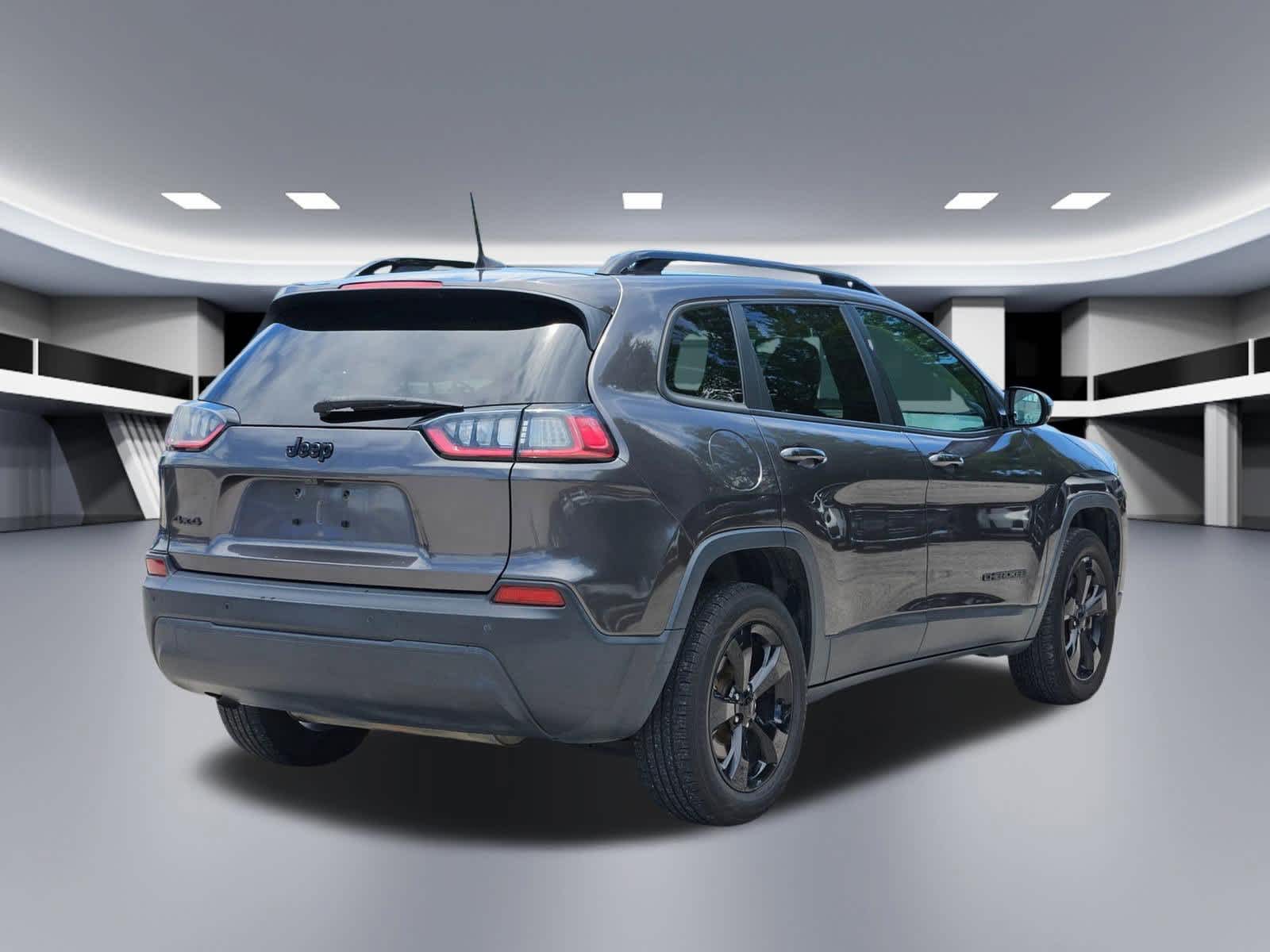 Thumbnail: 2019 Jeep Cherokee - 6