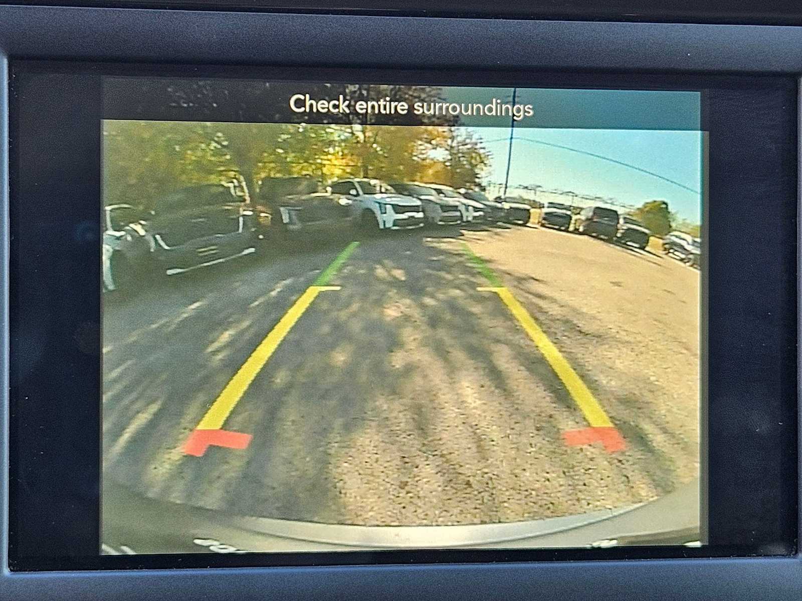 Thumbnail: 2020 Chrysler Voyager - 20