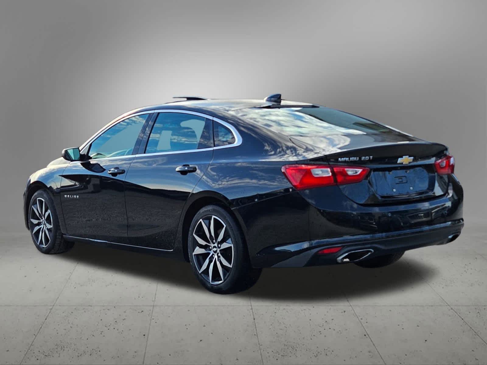 Thumbnail: 2016 Chevrolet Malibu - 3