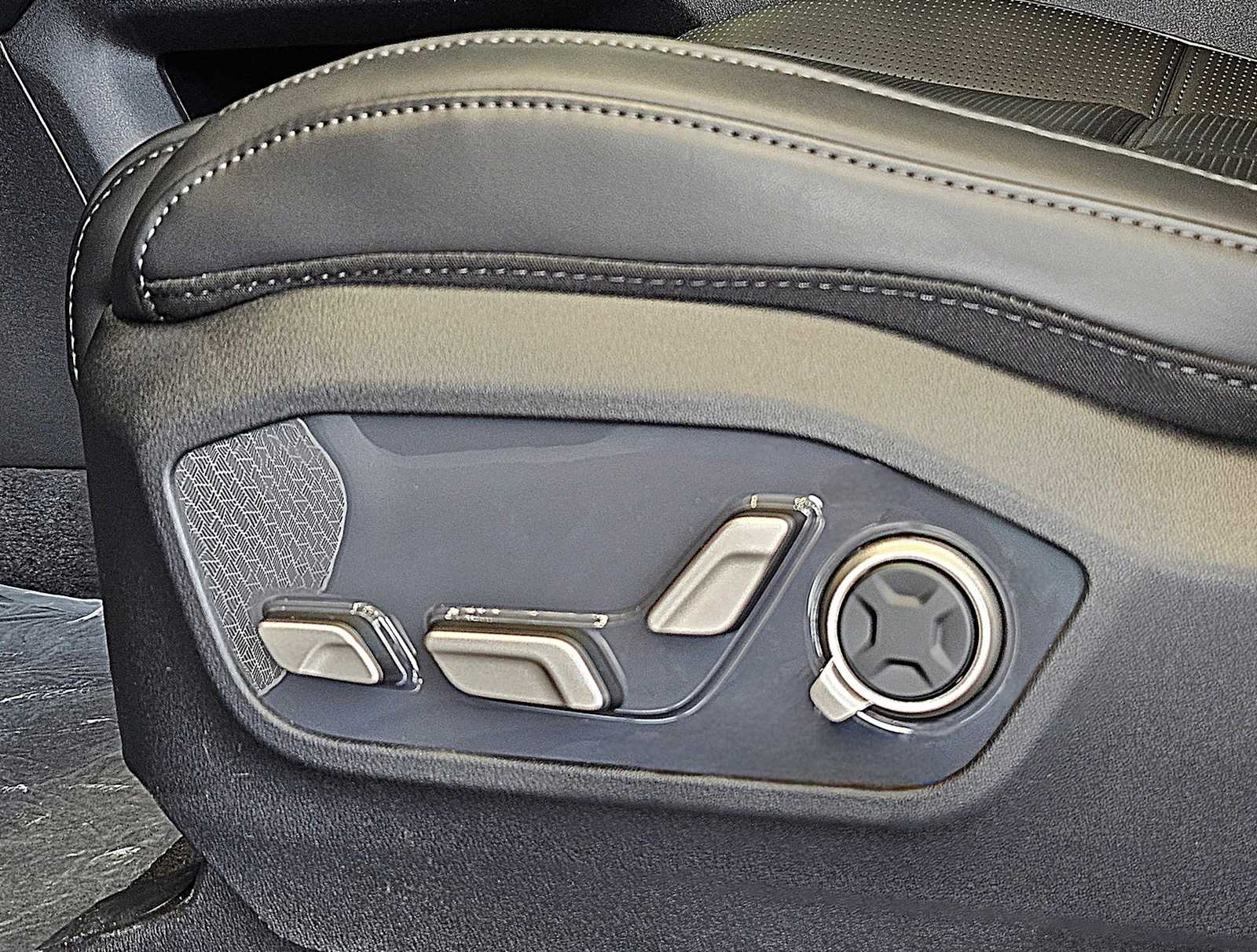 Thumbnail: 2027 Kia Telluride - 16