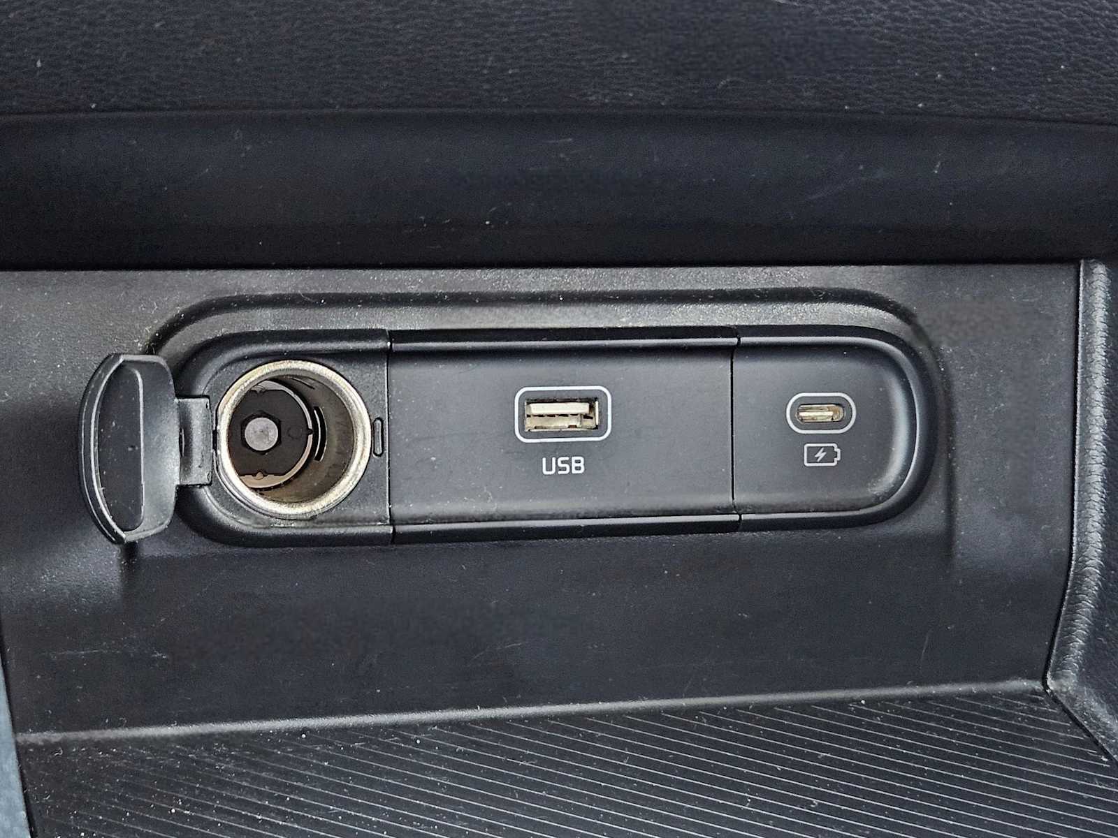 Thumbnail: 2023 Kia Telluride - 26