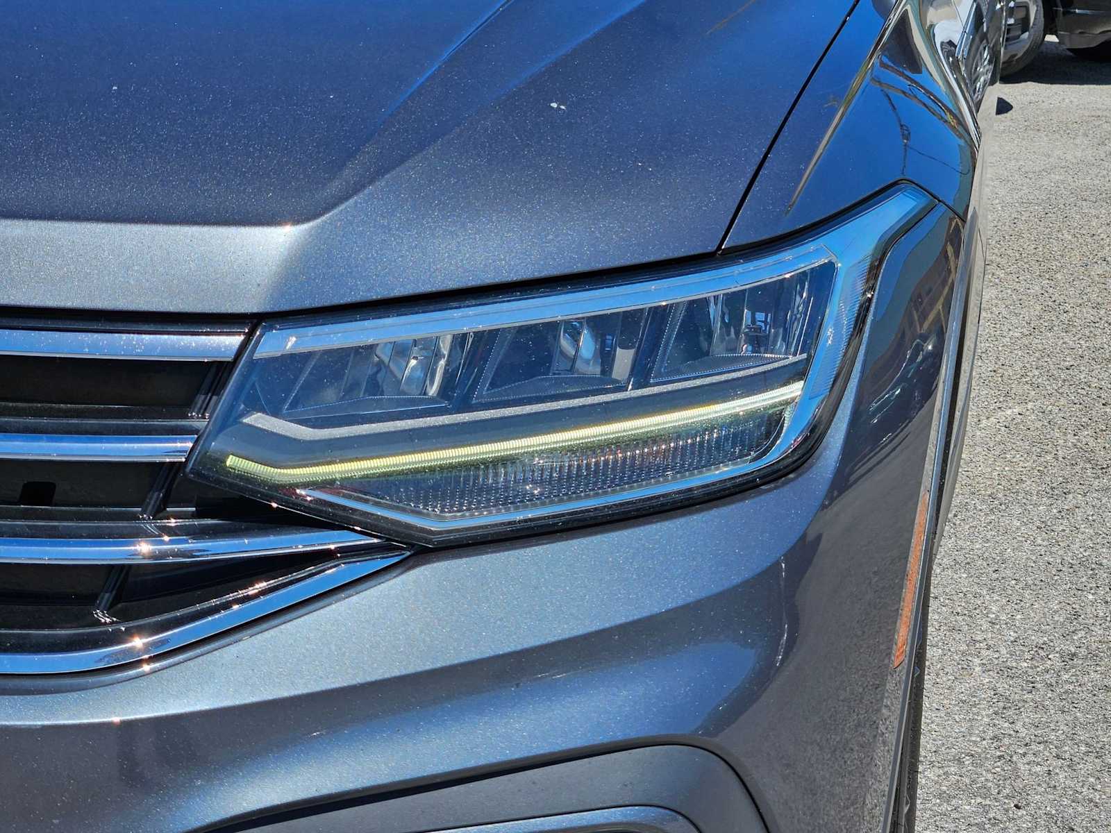 Thumbnail: 2022 Volkswagen Tiguan - 11