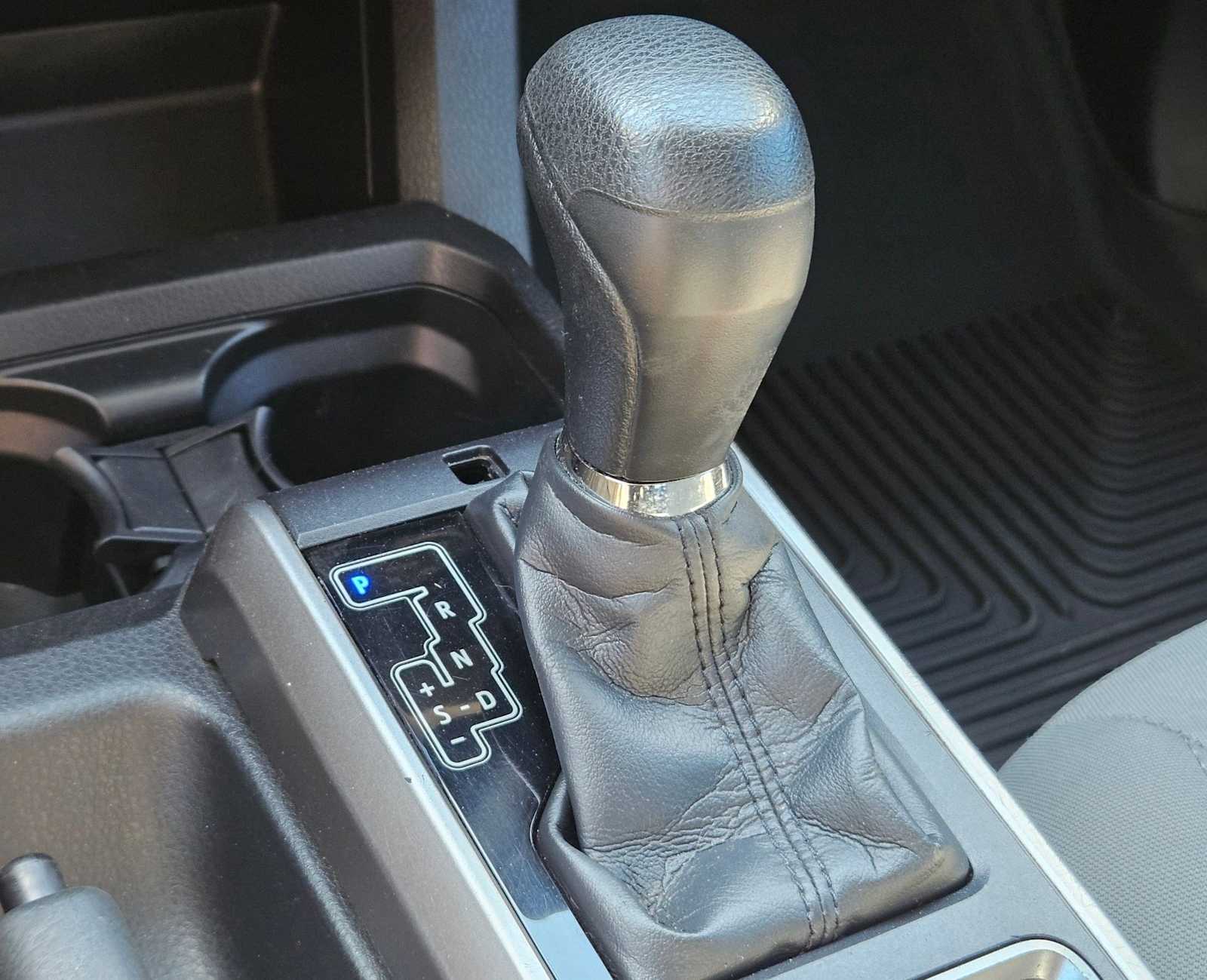 Thumbnail: 2022 Toyota Tacoma - 23