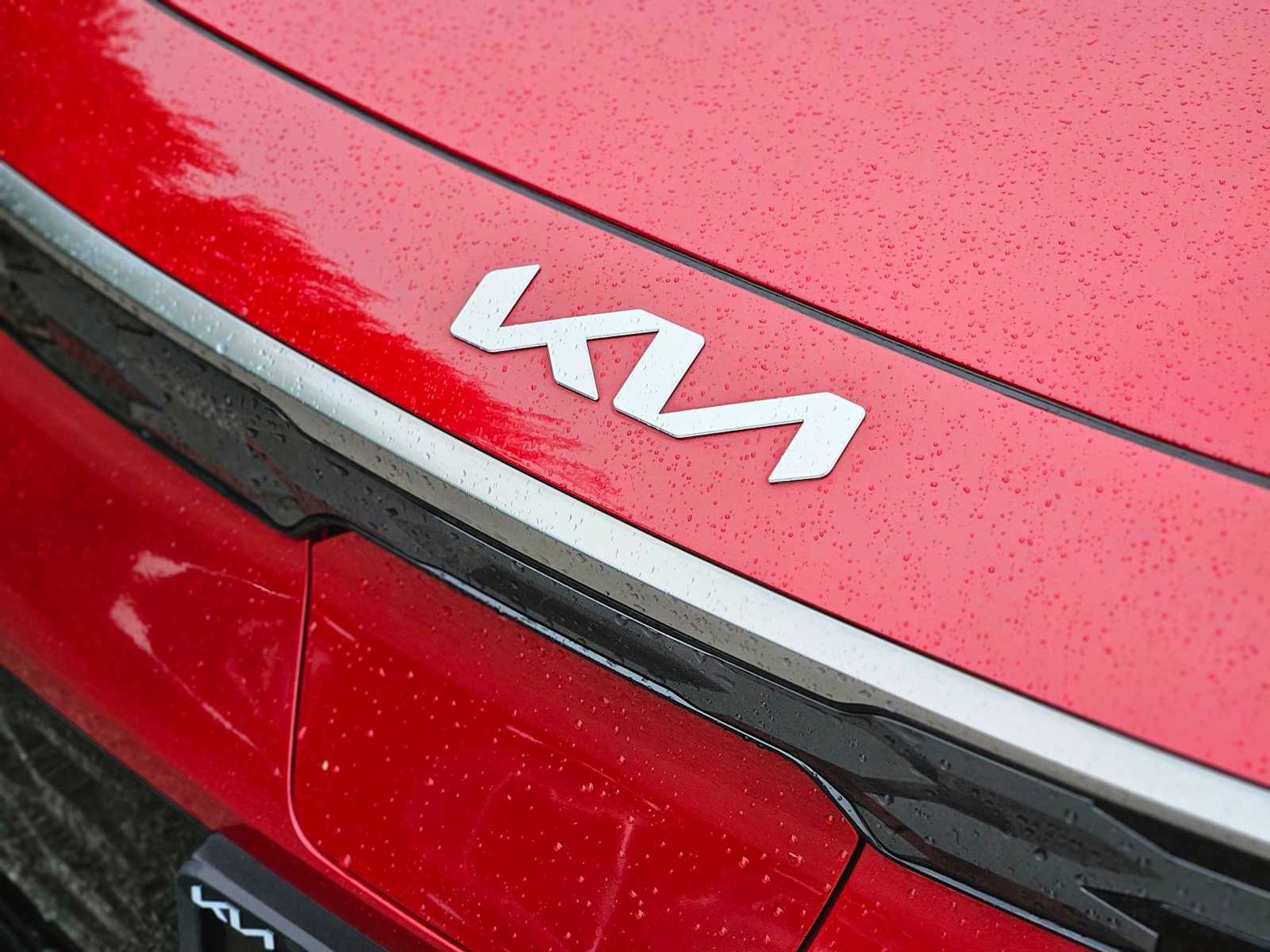Thumbnail: 2023 Kia Niro - 12