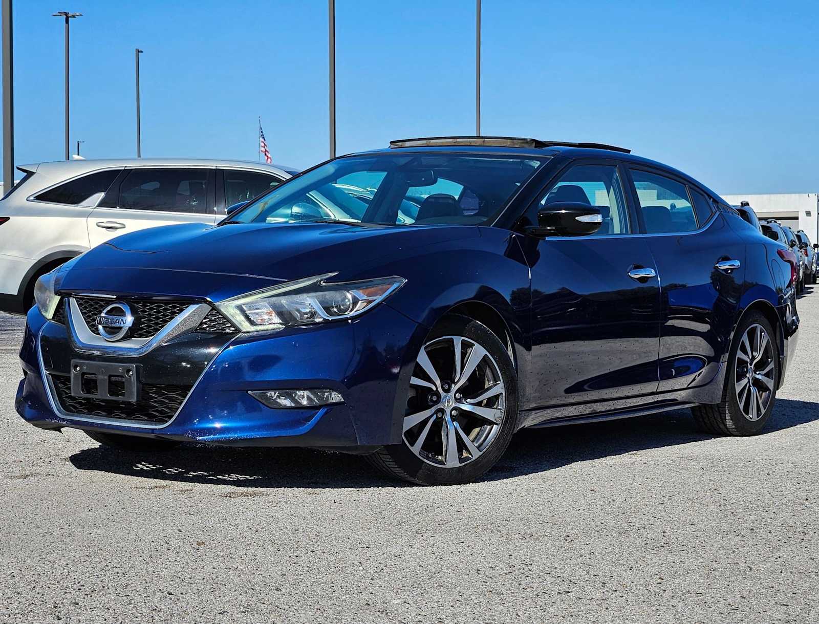 2017 Nissan Maxima SL's photo