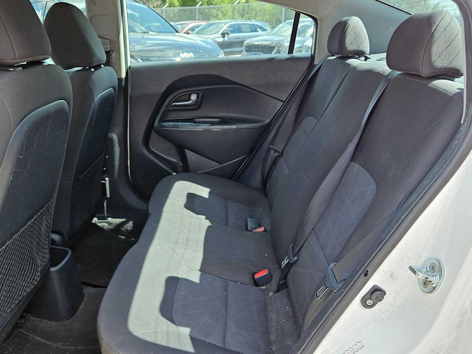 Thumbnail: 2016 Kia Rio - 14