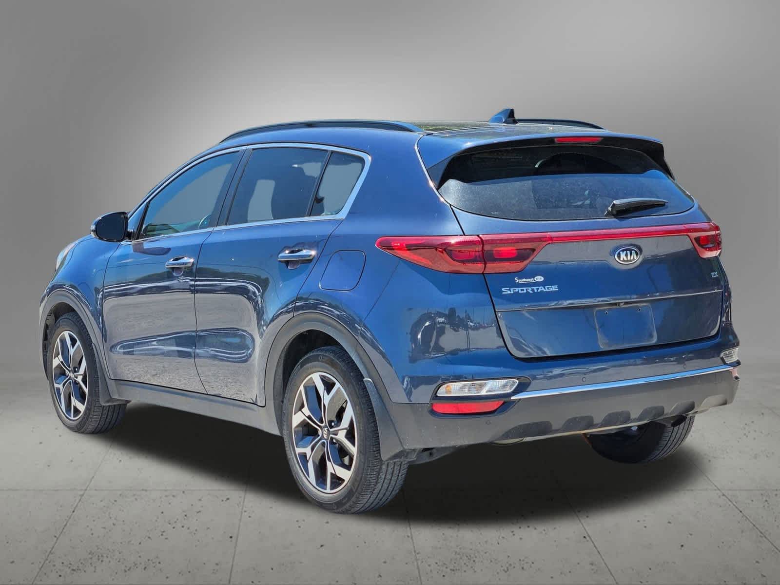 2022 Kia Sportage EX 3