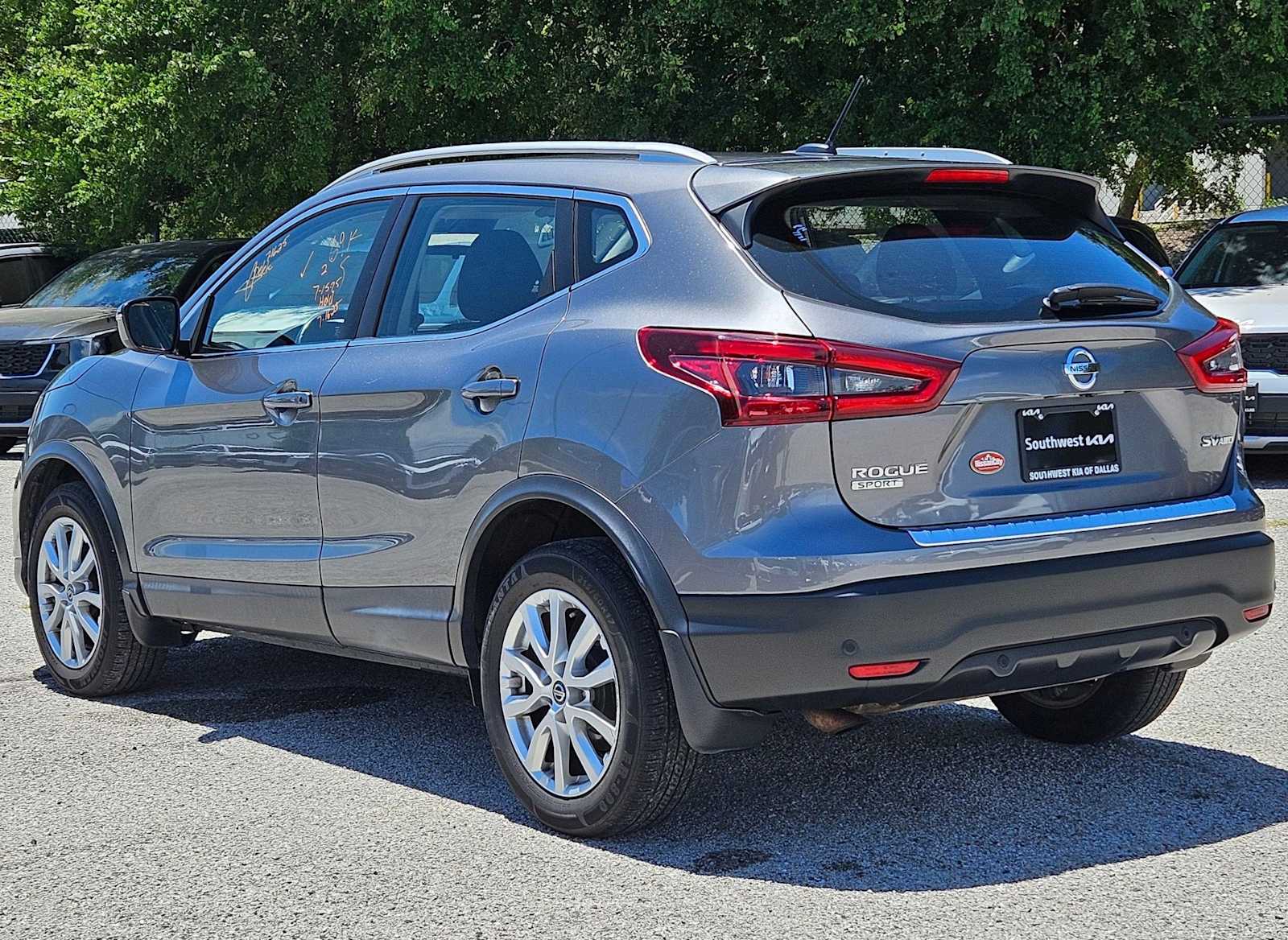 Thumbnail: 2020 Nissan Rogue Sport - 3