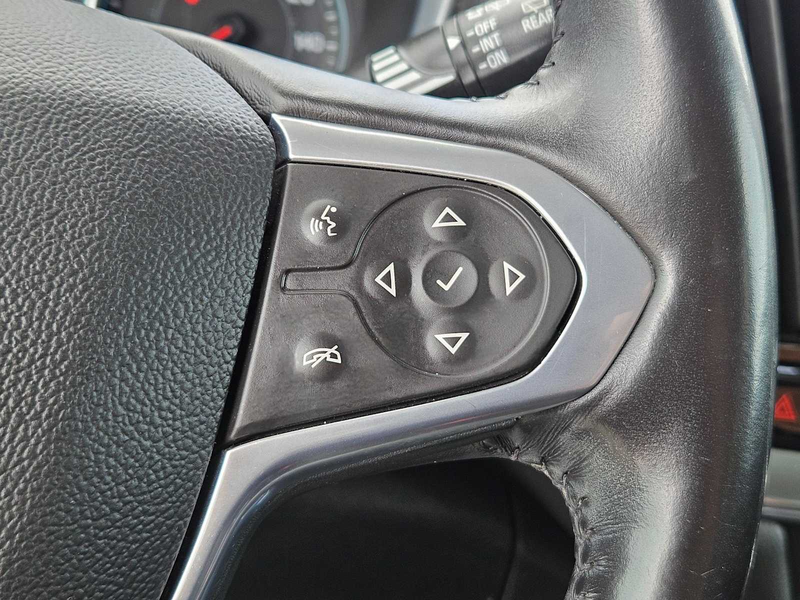 Thumbnail: 2021 Chevrolet Traverse - 23