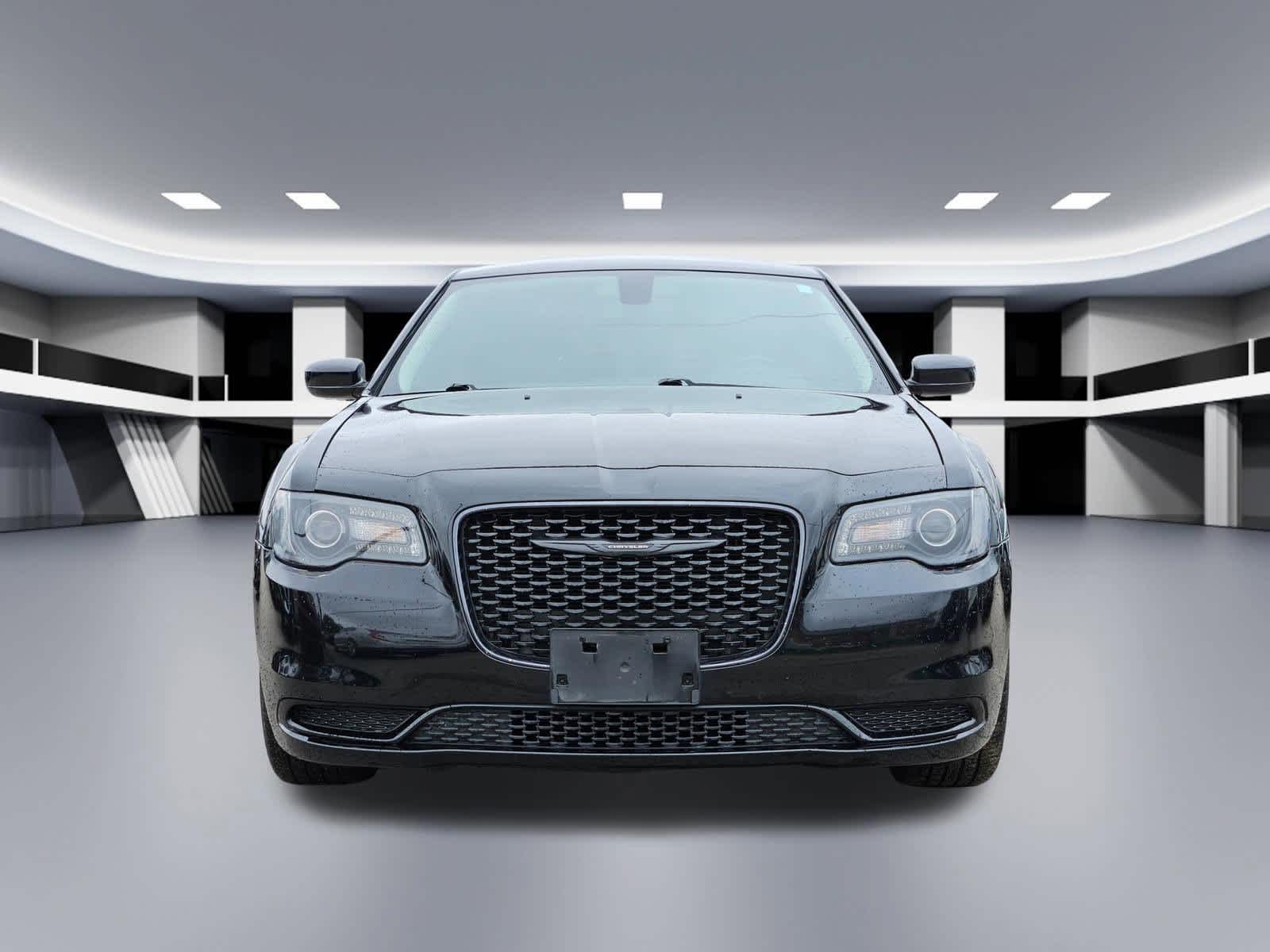 Thumbnail: 2023 Chrysler 300 - 9