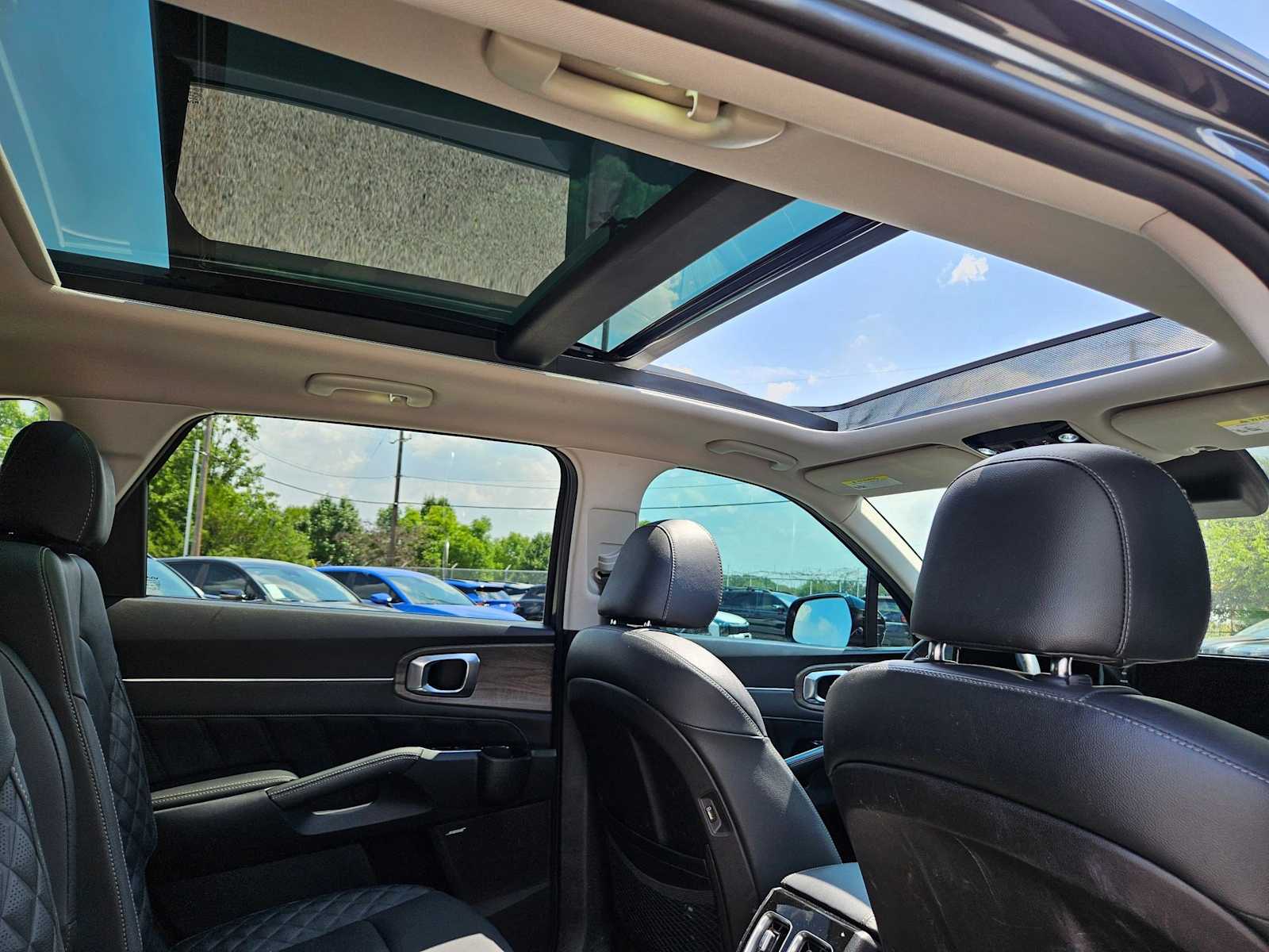 Thumbnail: 2022 Kia Sorento - 18