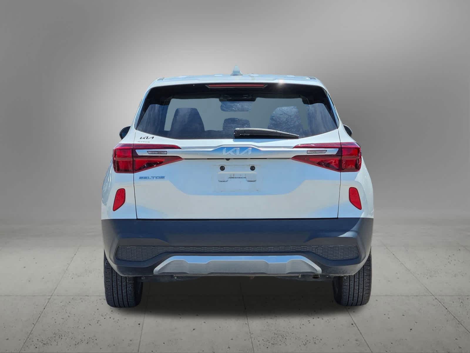 Thumbnail: 2022 Kia Seltos - 4