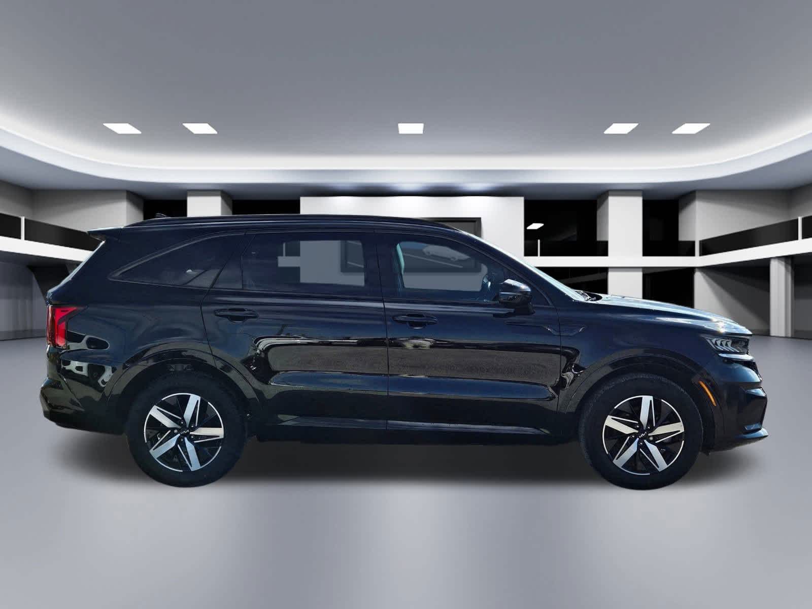 Thumbnail: 2023 Kia Sorento - 7