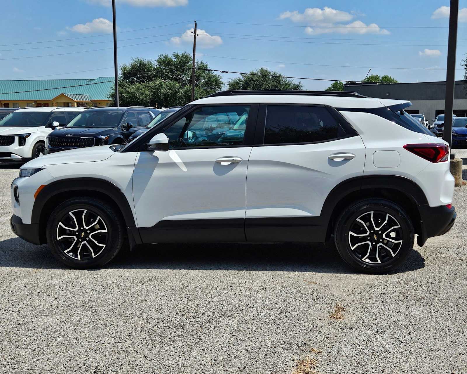 Thumbnail: 2021 Chevrolet TrailBlazer - 3