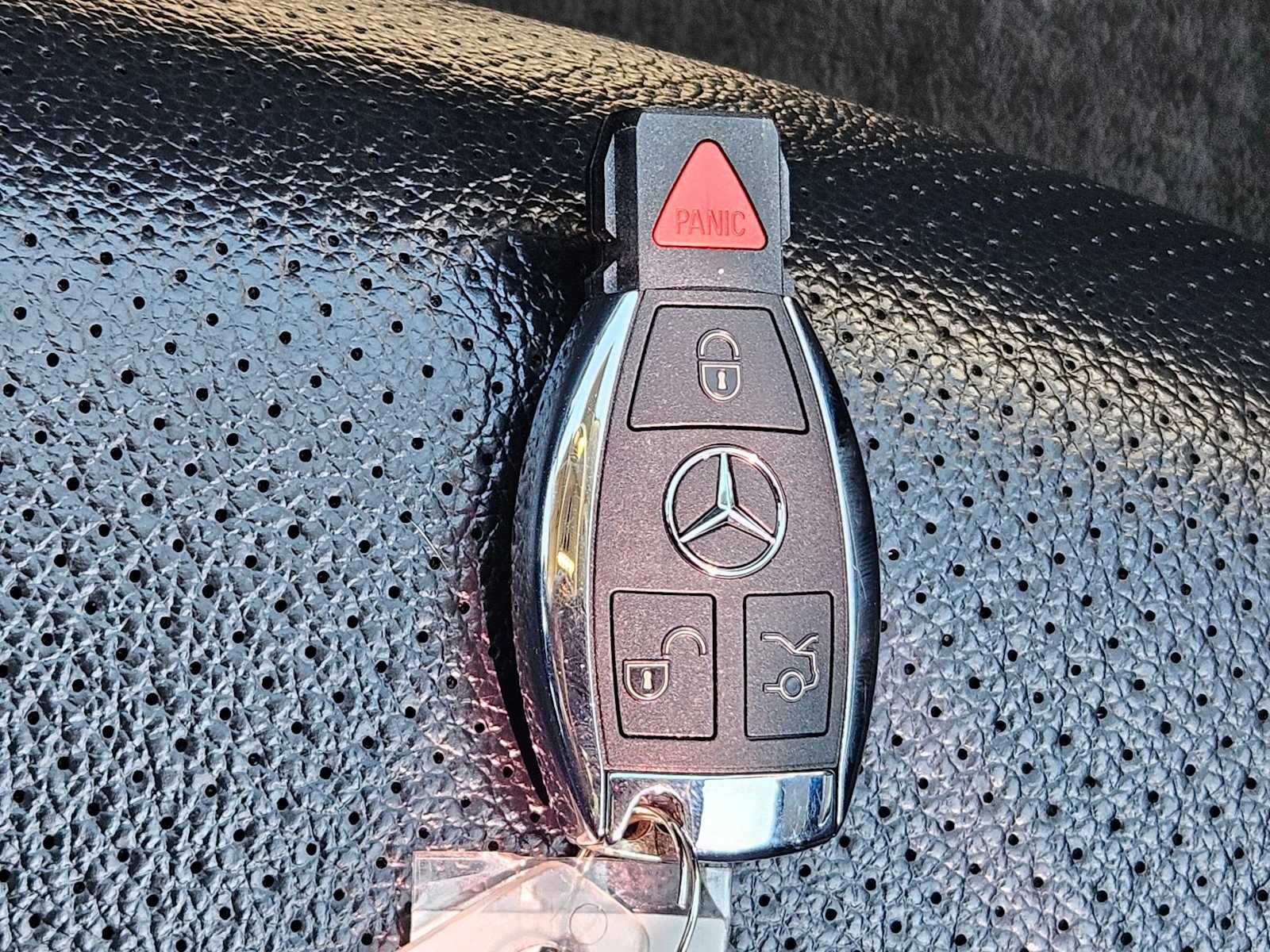 Thumbnail: 2016 Mercedes-Benz C-Class - 34