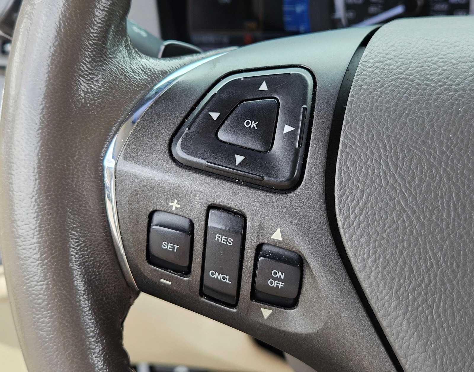 Thumbnail: 2015 Lincoln MKS - 17