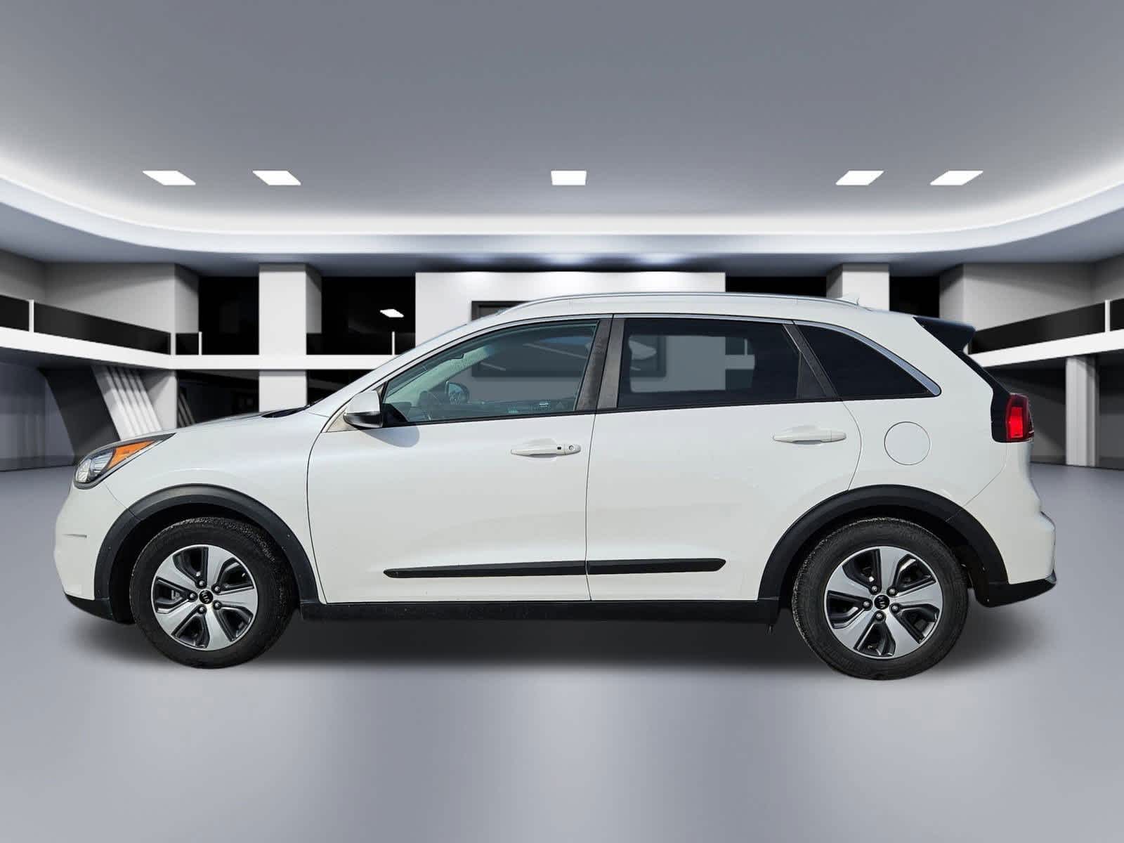 Thumbnail: 2018 Kia Niro - 3