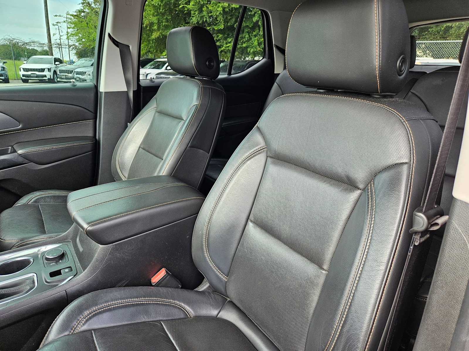 Thumbnail: 2020 Chevrolet Traverse - 10
