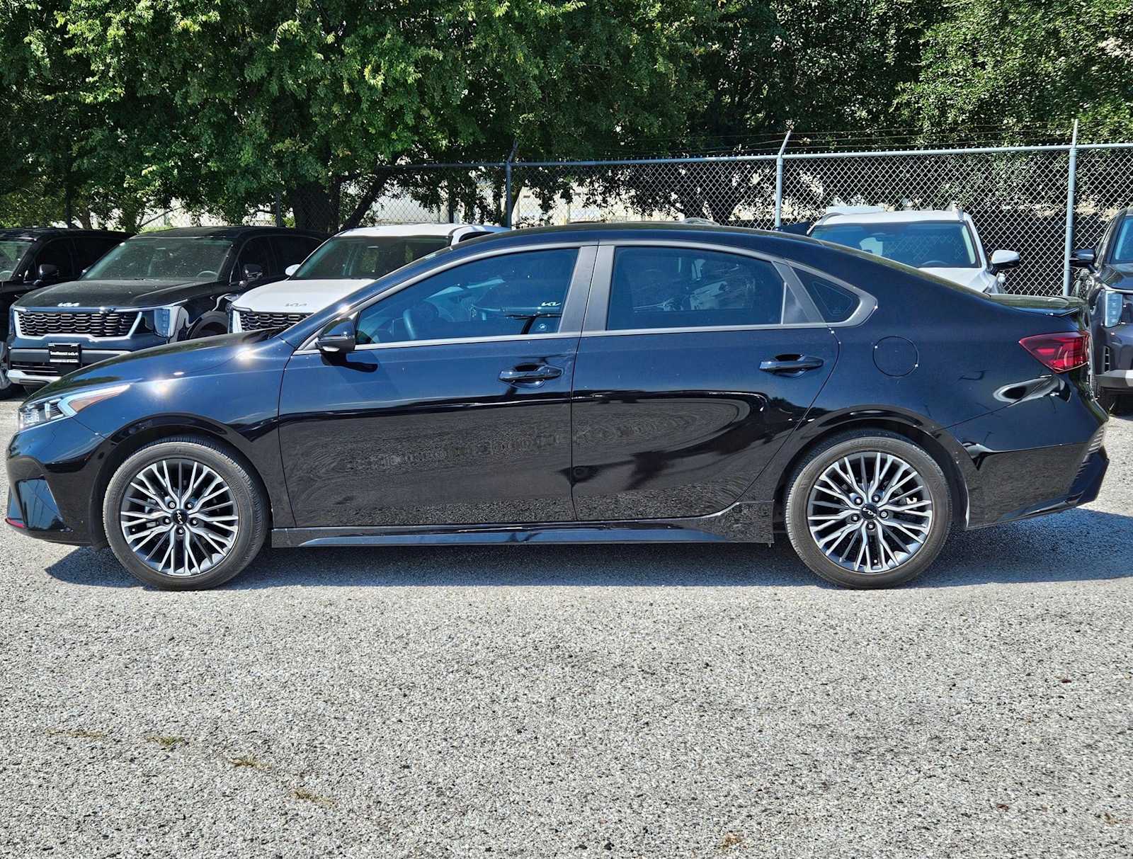 Thumbnail: 2023 Kia Forte - 3