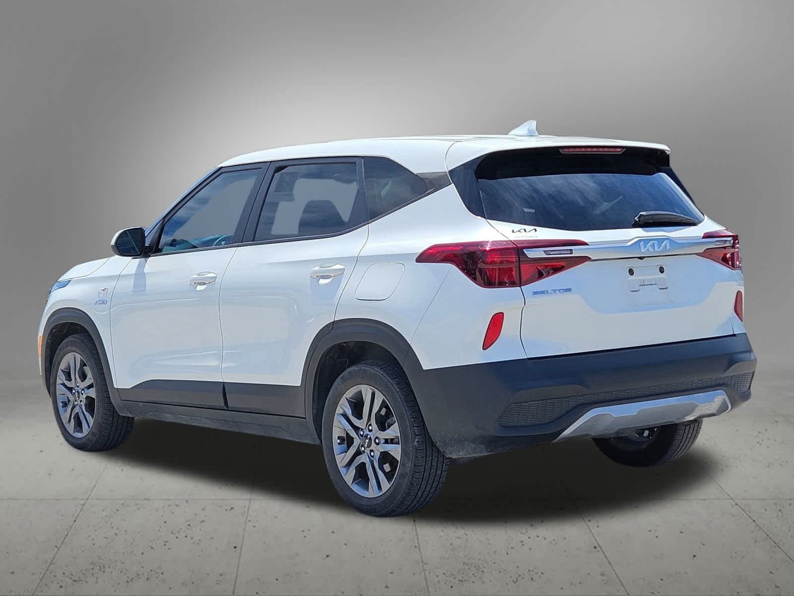Thumbnail: 2022 Kia Seltos - 3