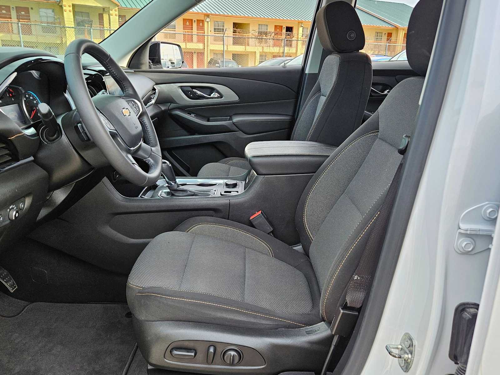 Thumbnail: 2020 Chevrolet Traverse - 17