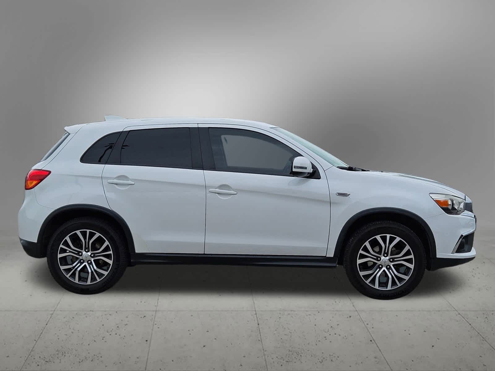 Thumbnail: 2017 Mitsubishi Outlander Sport - 7