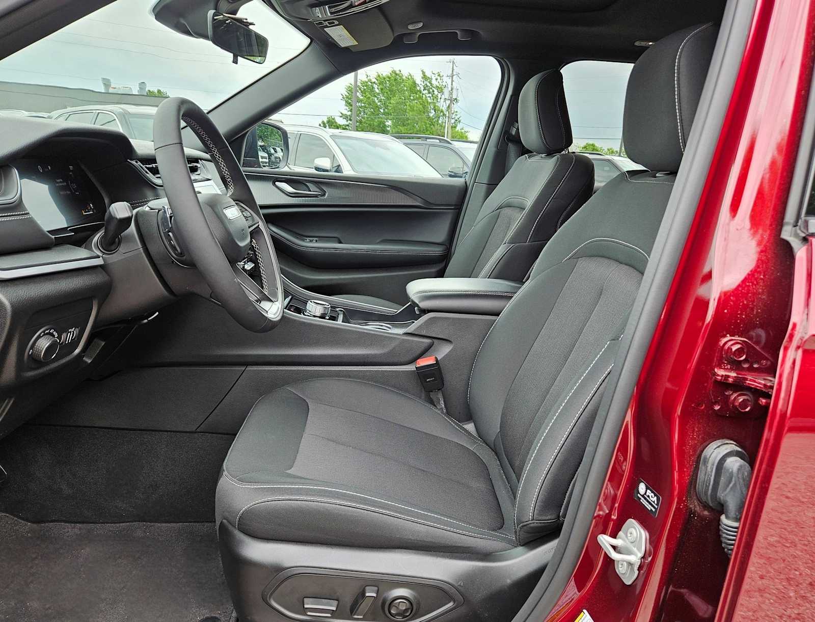 Thumbnail: 2025 Jeep Grand Cherokee - 14