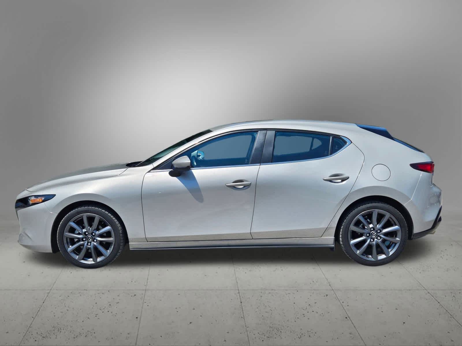 Thumbnail: 2022 Mazda Mazda3 - 3