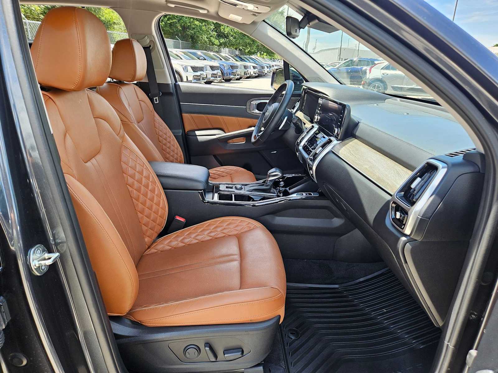 Thumbnail: 2023 Kia Sorento - 15