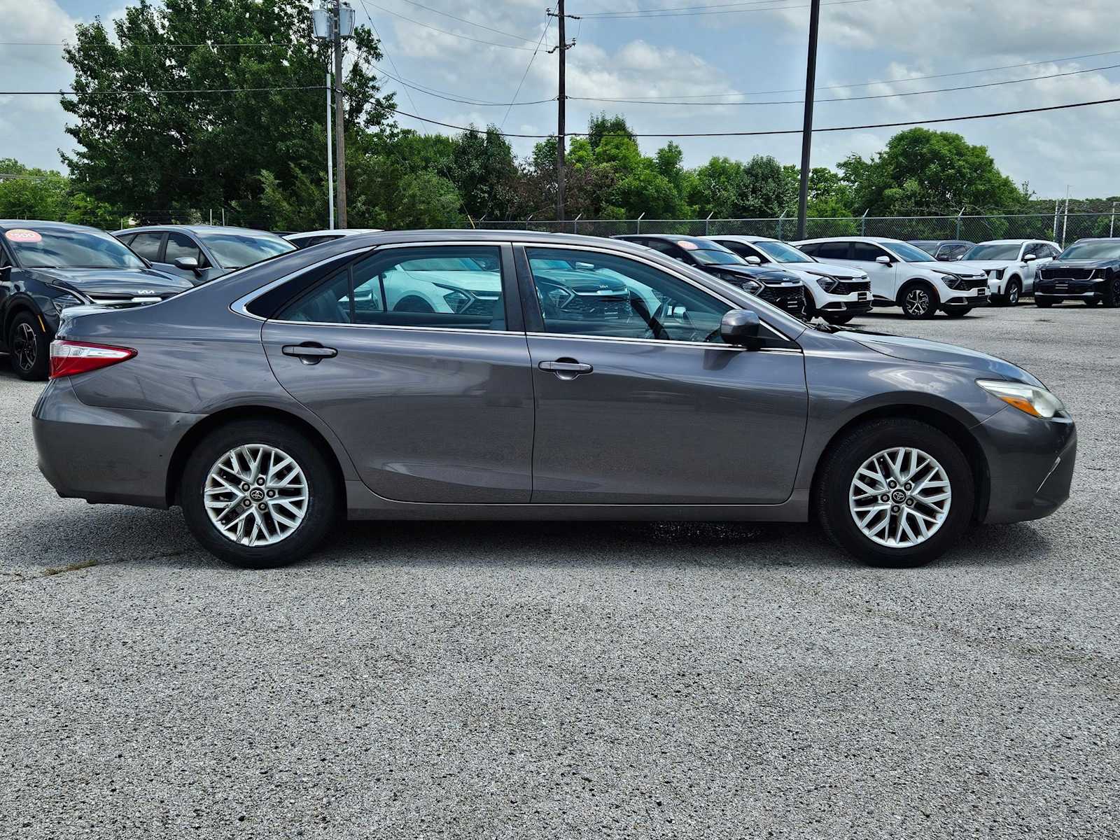 2016 Toyota Camry LE 6