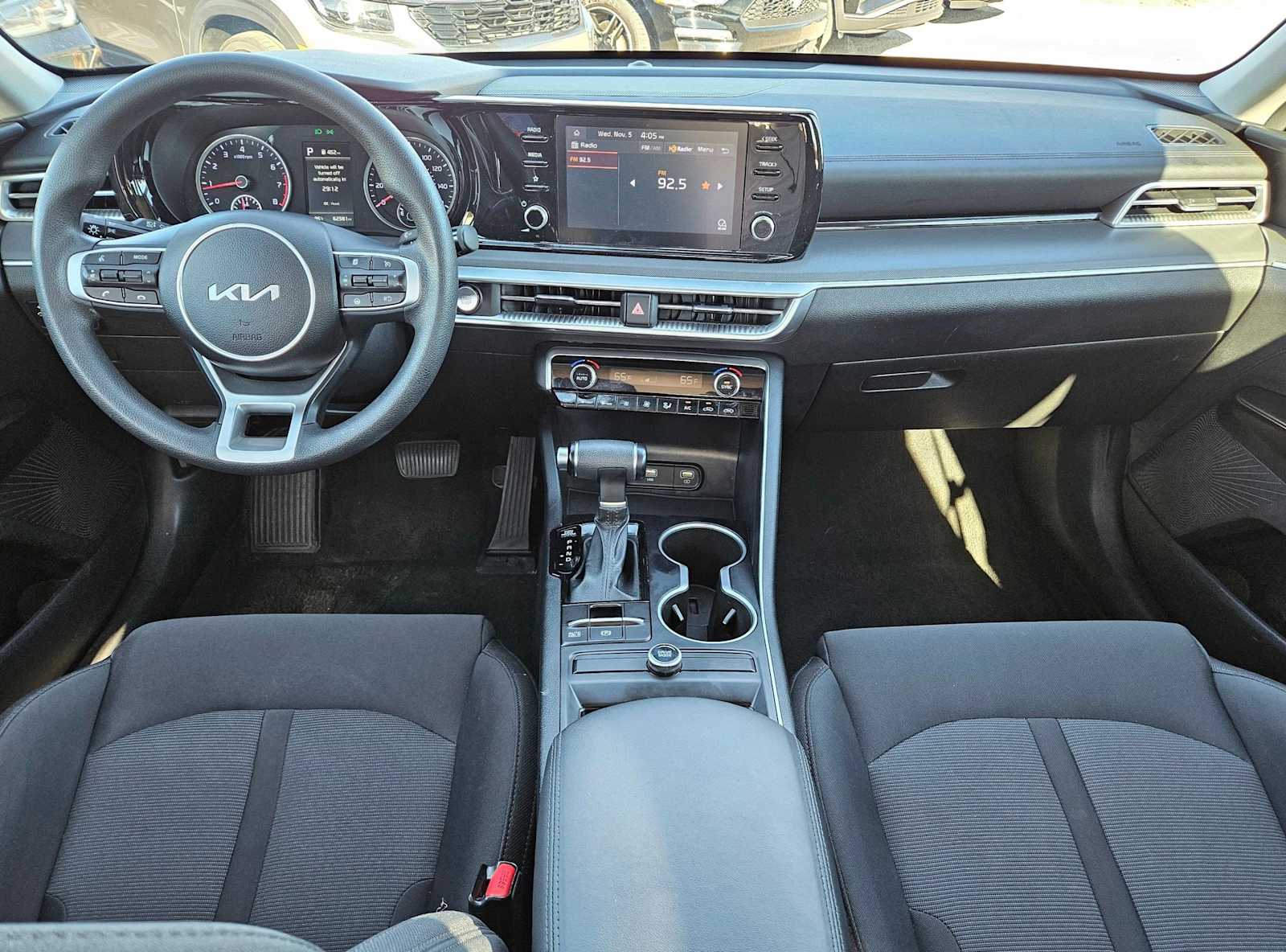 Thumbnail: 2023 Kia K5 - 16