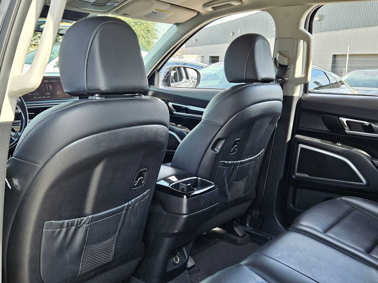 Thumbnail: 2022 Kia Telluride - 17