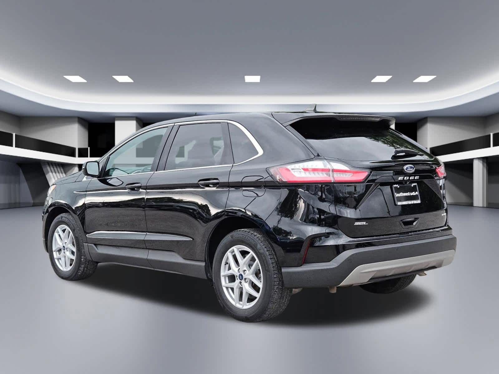 Thumbnail: 2021 Ford Edge - 4