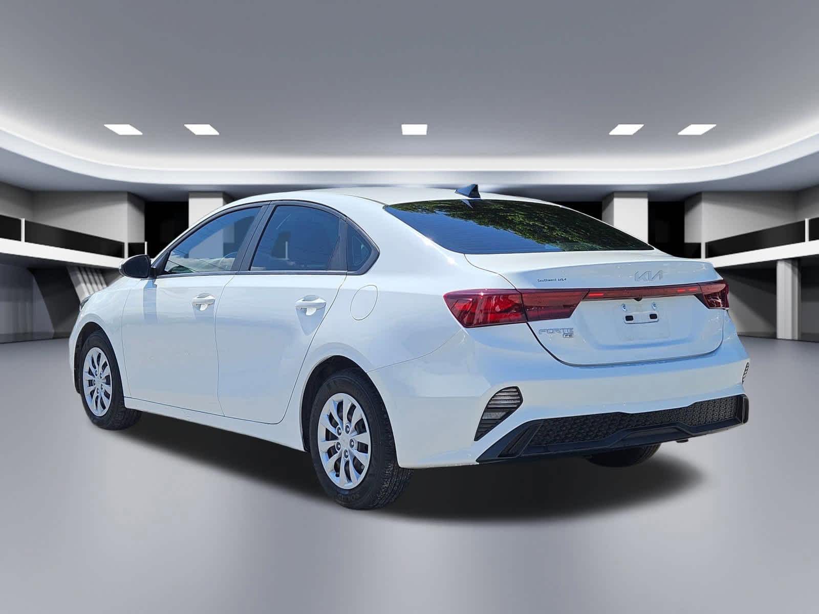 Thumbnail: 2024 Kia Forte - 4