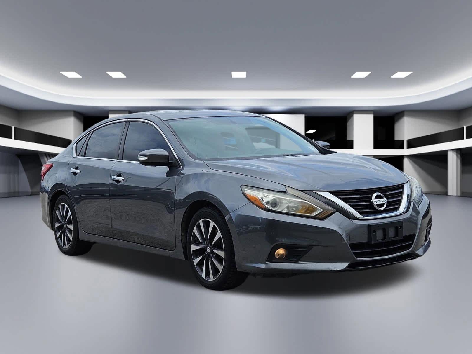 Thumbnail: 2017 Nissan Altima - 7