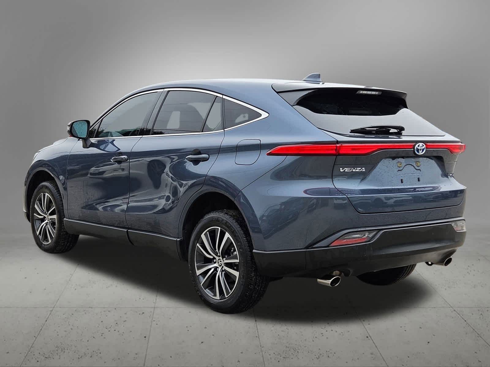 Thumbnail: 2023 Toyota Venza - 4