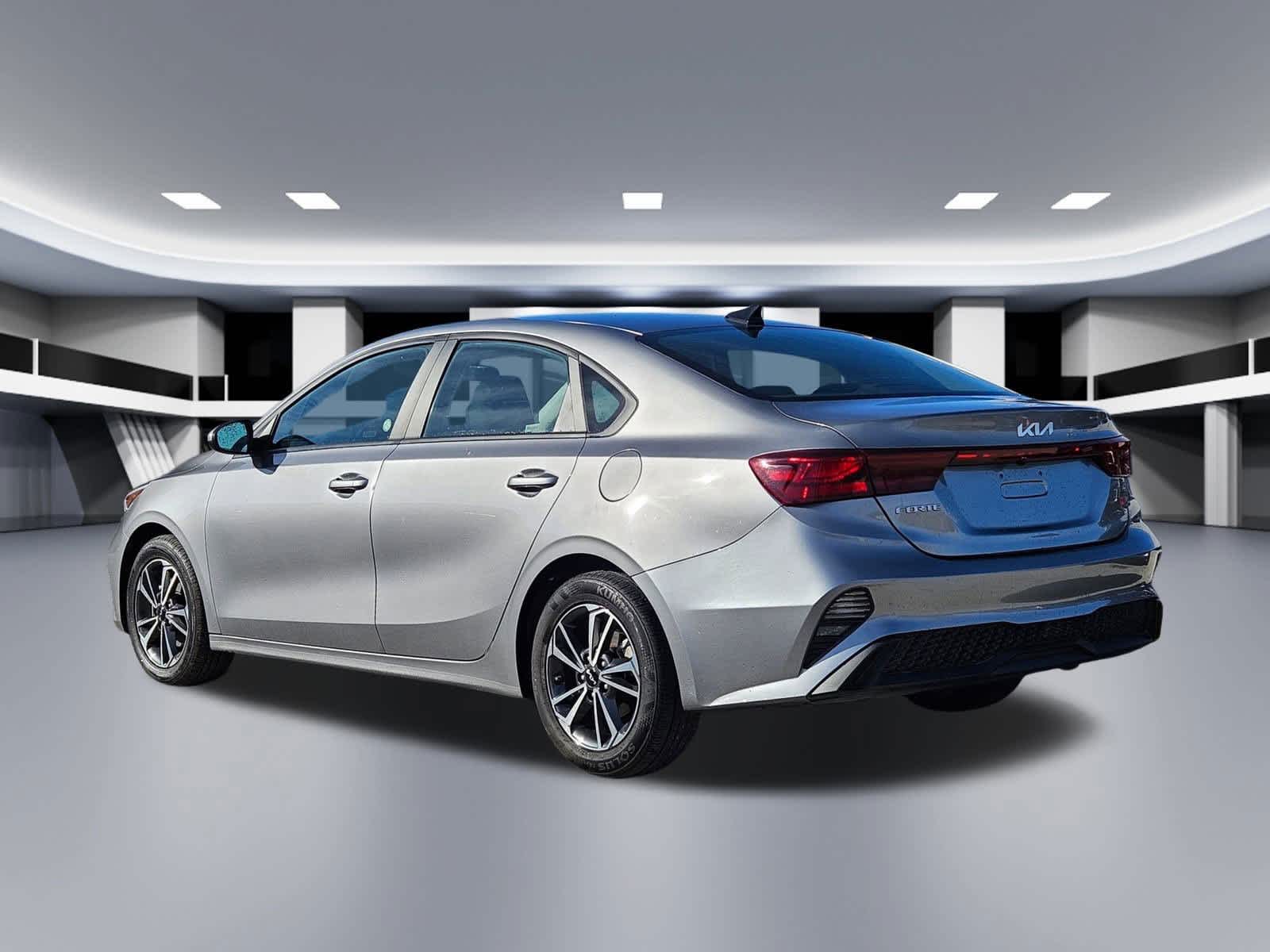 Thumbnail: 2024 Kia Forte - 3