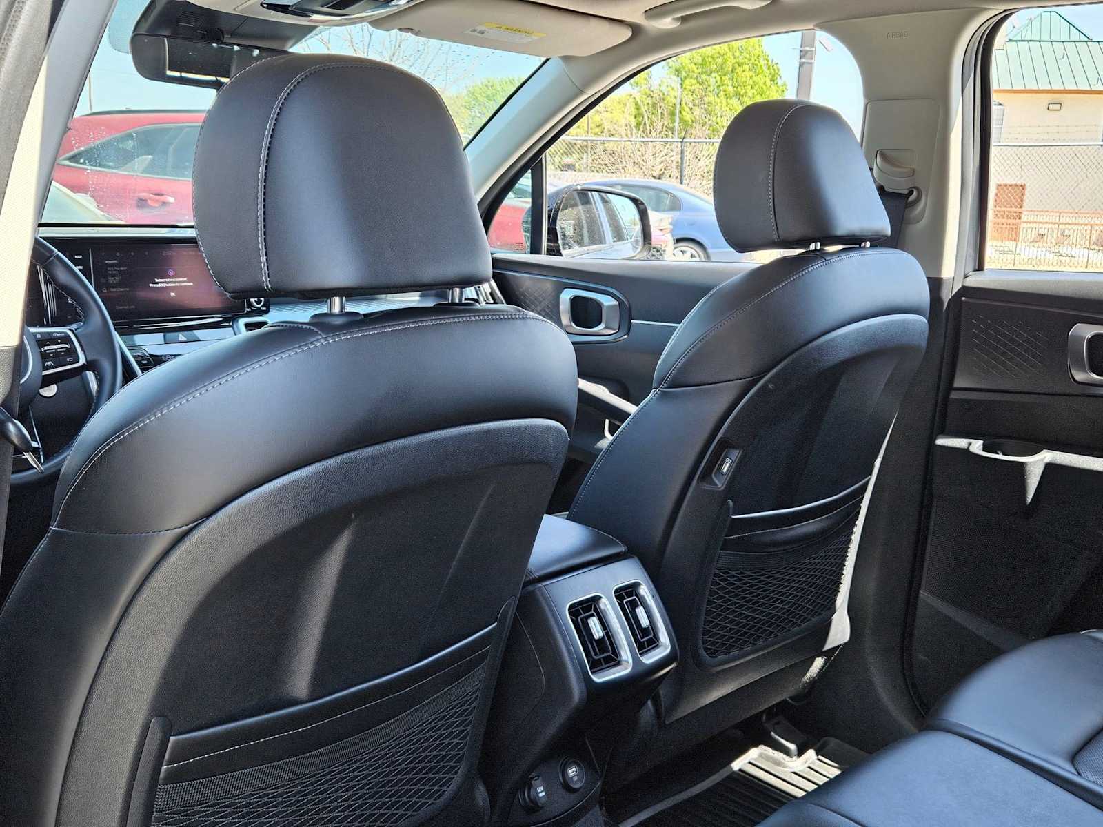 Thumbnail: 2023 Kia Sorento - 16