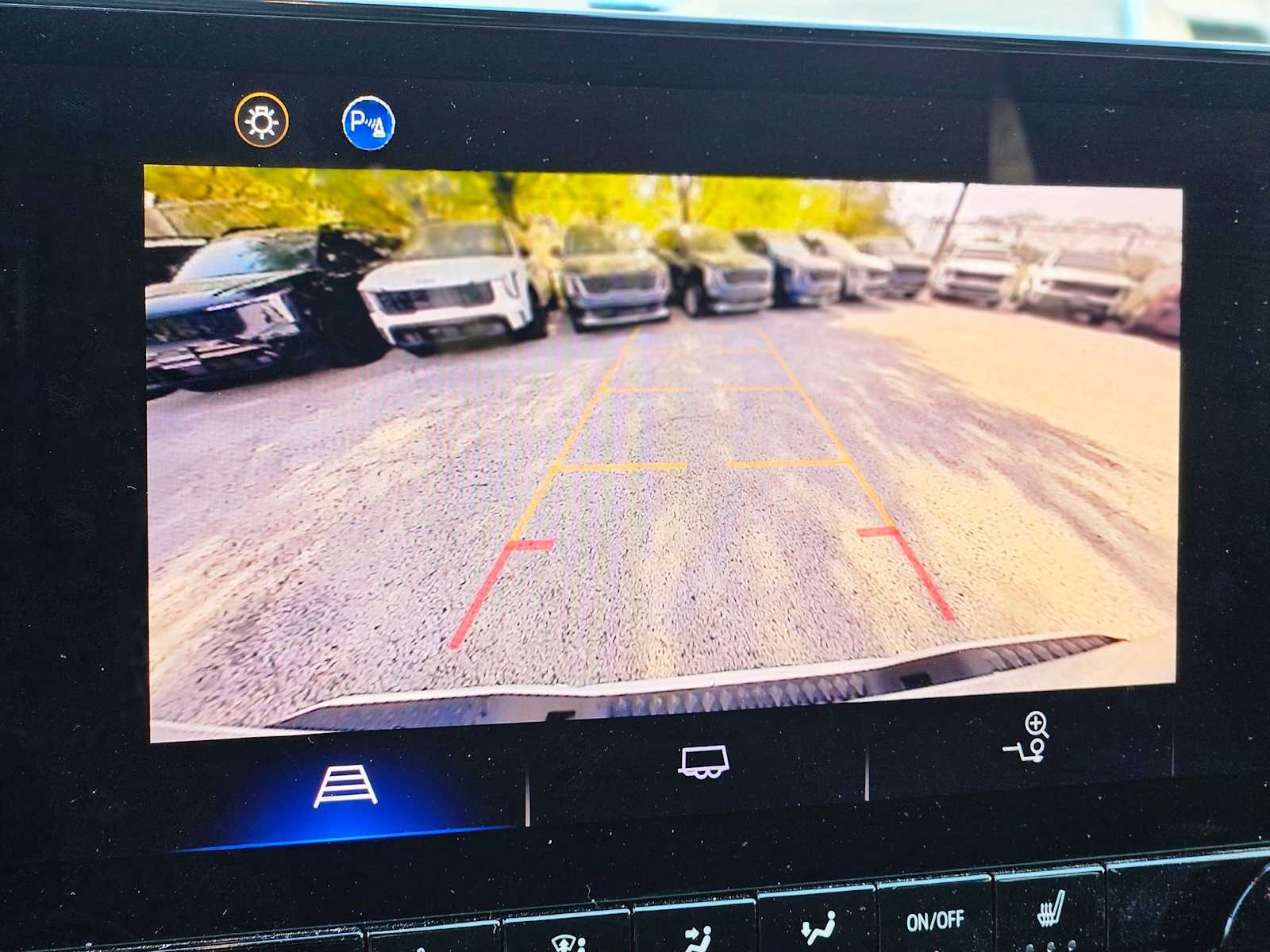 Thumbnail: 2023 Chevrolet Colorado - 23